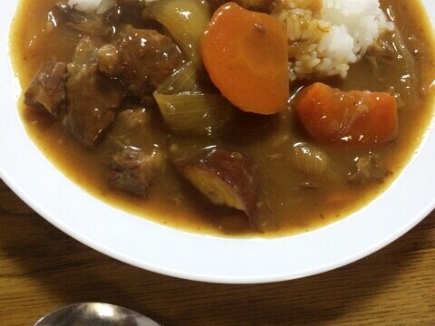 旨味たっぷり♪牛すじカレー